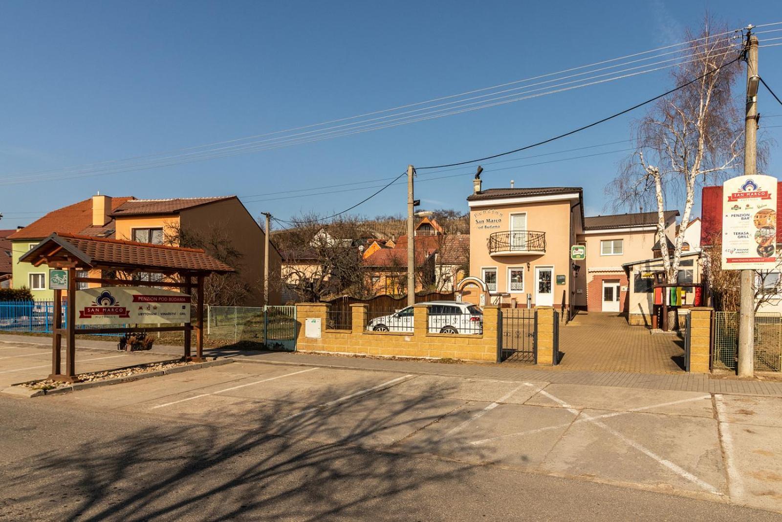 Penzion San Marco - Pod Budama Hotel Mutenice Exterior photo